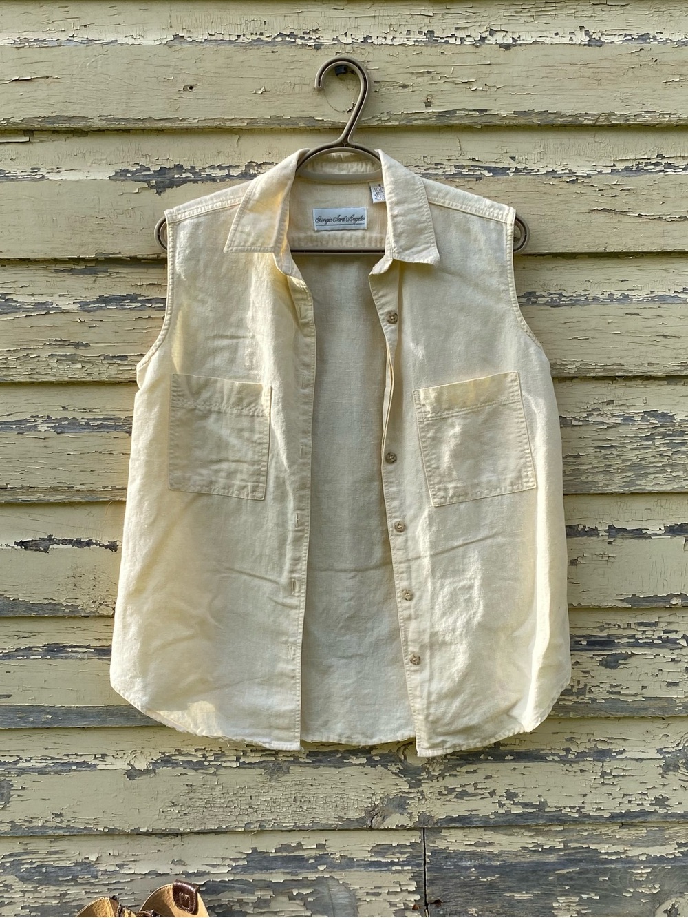 Sleeveless Button-Front Linen Shirt - Cream